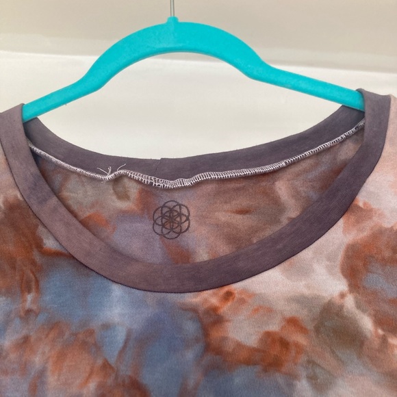 Loverly Goods bell sleeve bamboo top size large - Picture 6 of 7